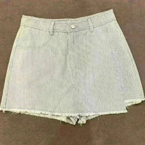 NWT Le Lis Stripped Skort